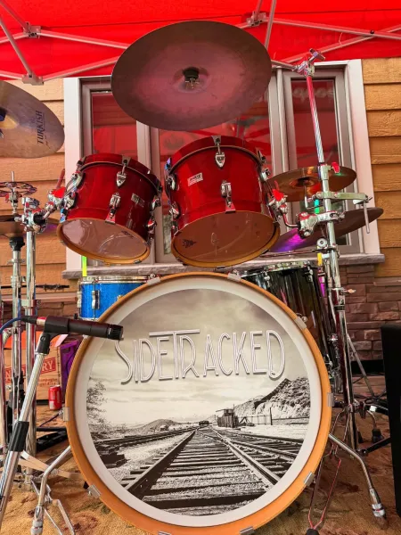 Sidetracked band at Sonnys Bar